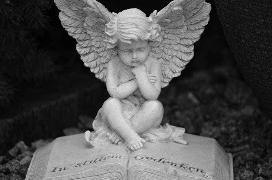 An Essential Guide to Angel Pins for Funerals - American Mortuary Coolers & Equipments An Essential Guide to Angel Pins for Funerals - American Mortuary Coolers & Equipments